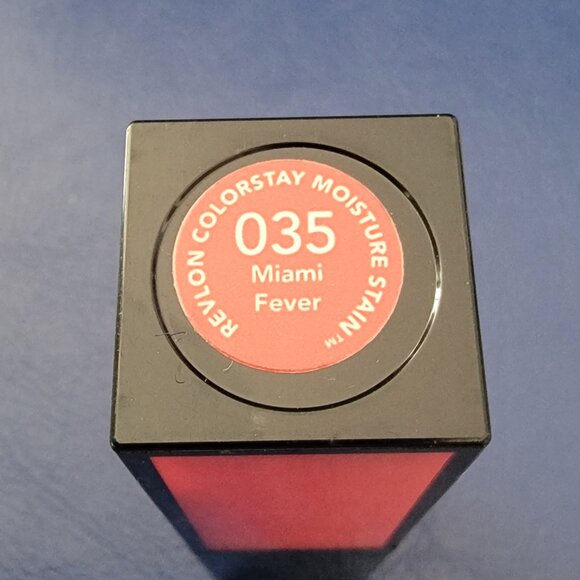 Revlon ColorStay Moisture Stain Lipstick Shade 035 Miami Fever - Picture 4 of 5